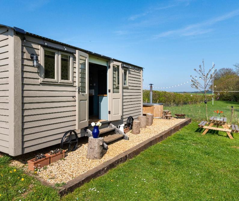 Old King William Shepherd Huts And Private Hot Tubs In North Norfolk Hunworth Eksteriør billede