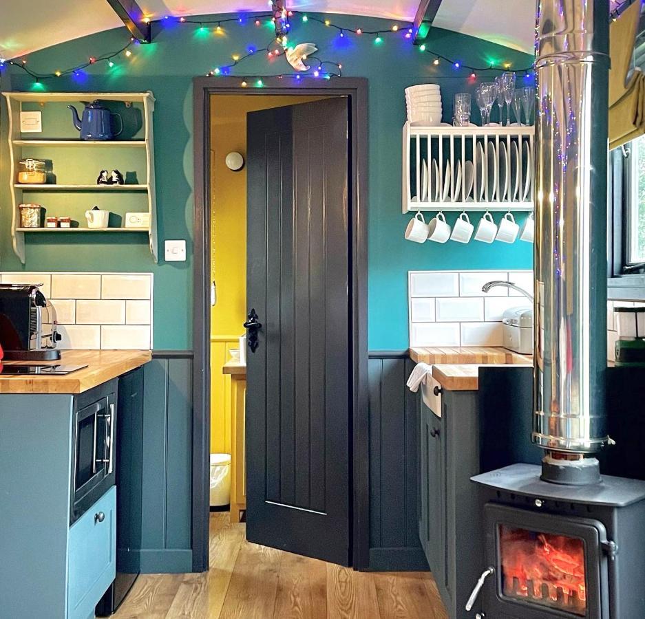 Old King William Shepherd Huts And Private Hot Tubs In North Norfolk Hunworth Eksteriør billede