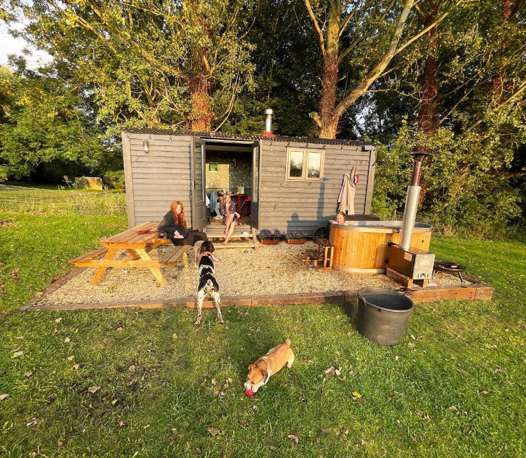 Old King William Shepherd Huts And Private Hot Tubs In North Norfolk Hunworth Eksteriør billede