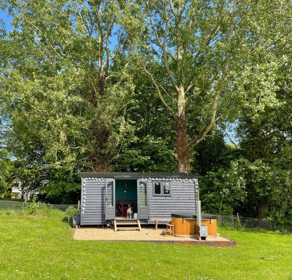 Old King William Shepherd Huts And Private Hot Tubs In North Norfolk Hunworth Eksteriør billede