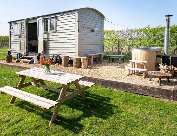 Old King William Shepherd Huts And Private Hot Tubs In North Norfolk Hunworth Eksteriør billede