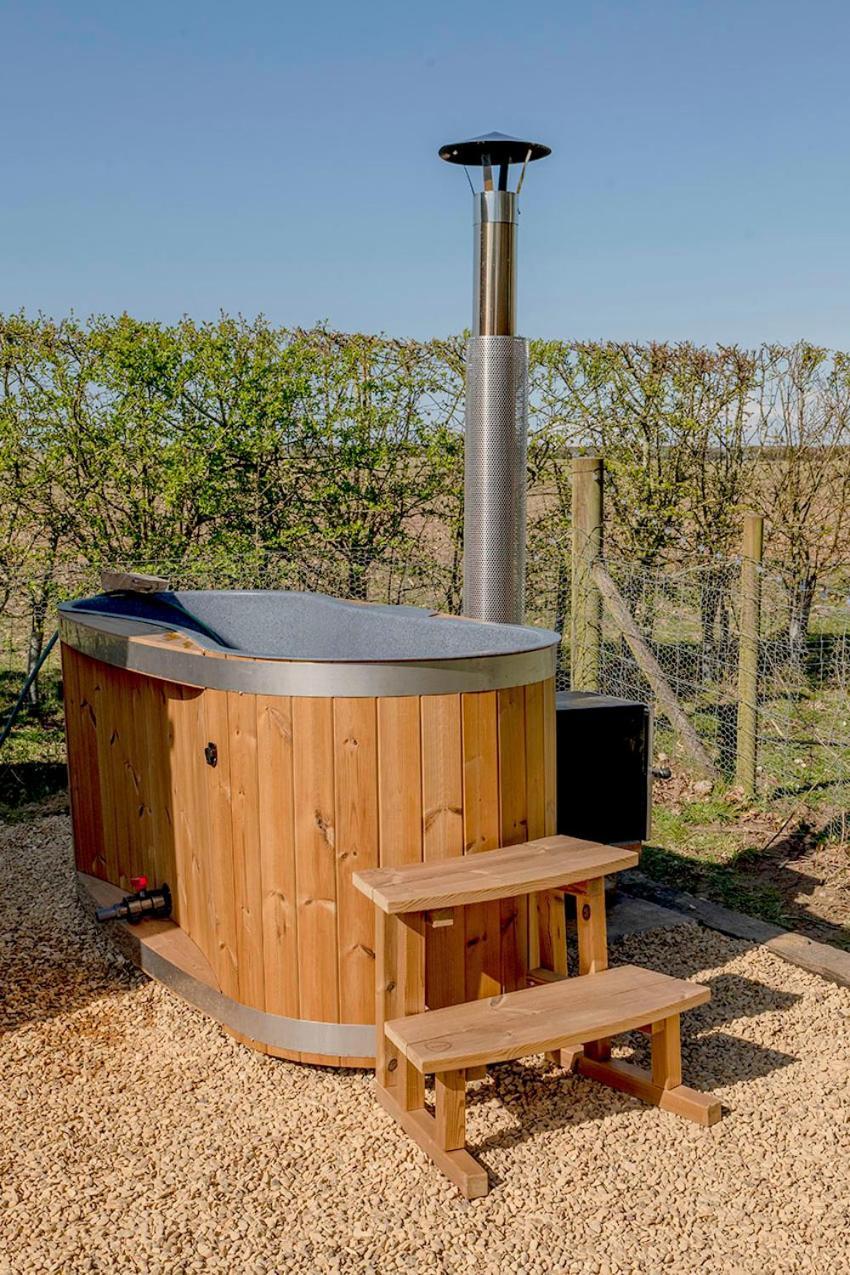 Old King William Shepherd Huts And Private Hot Tubs In North Norfolk Hunworth Eksteriør billede