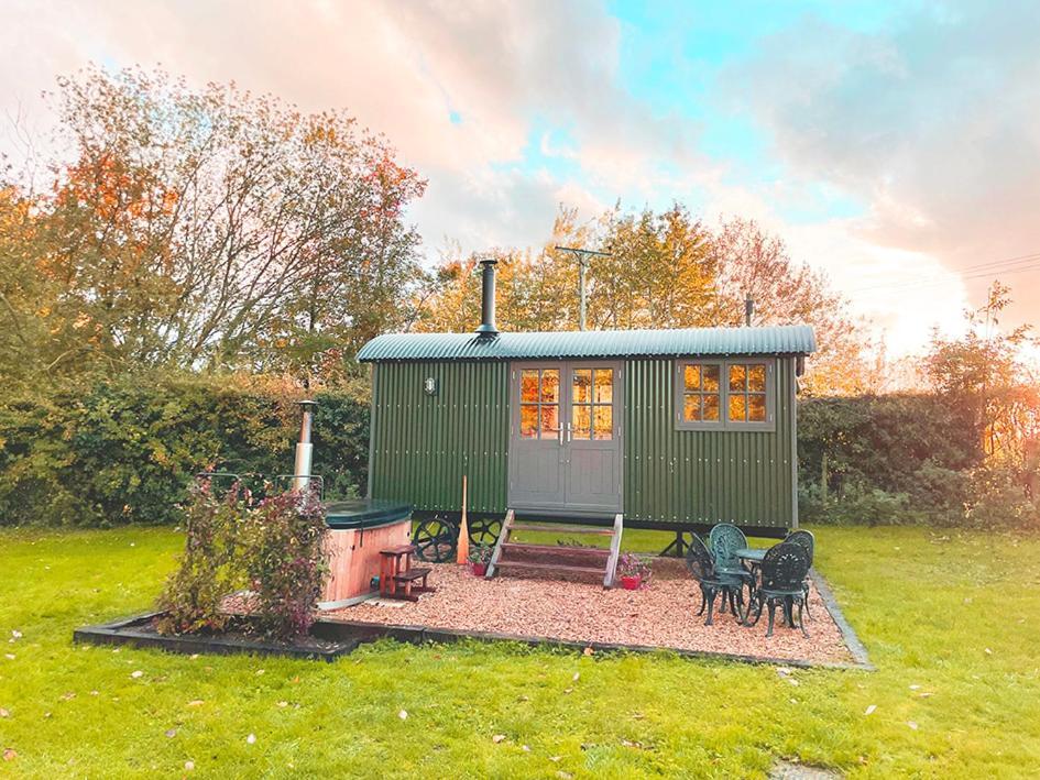 Old King William Shepherd Huts And Private Hot Tubs In North Norfolk Hunworth Eksteriør billede