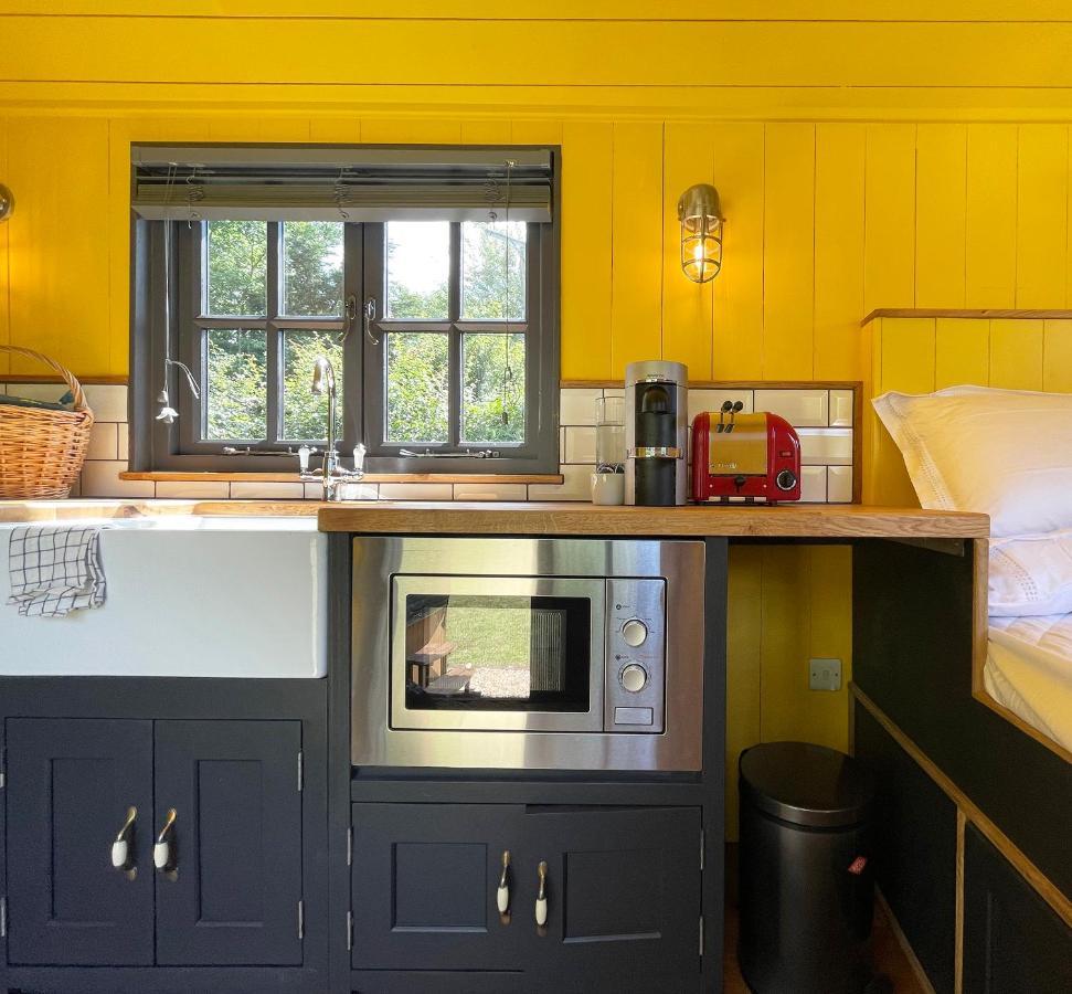 Old King William Shepherd Huts And Private Hot Tubs In North Norfolk Hunworth Eksteriør billede