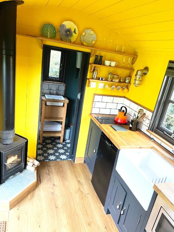 Old King William Shepherd Huts And Private Hot Tubs In North Norfolk Hunworth Eksteriør billede