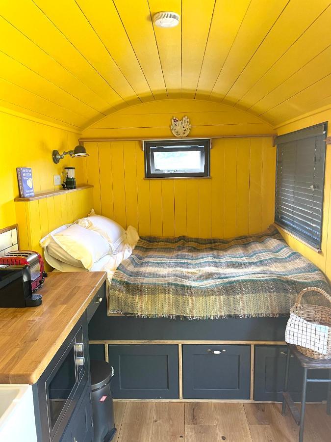 Old King William Shepherd Huts And Private Hot Tubs In North Norfolk Hunworth Eksteriør billede