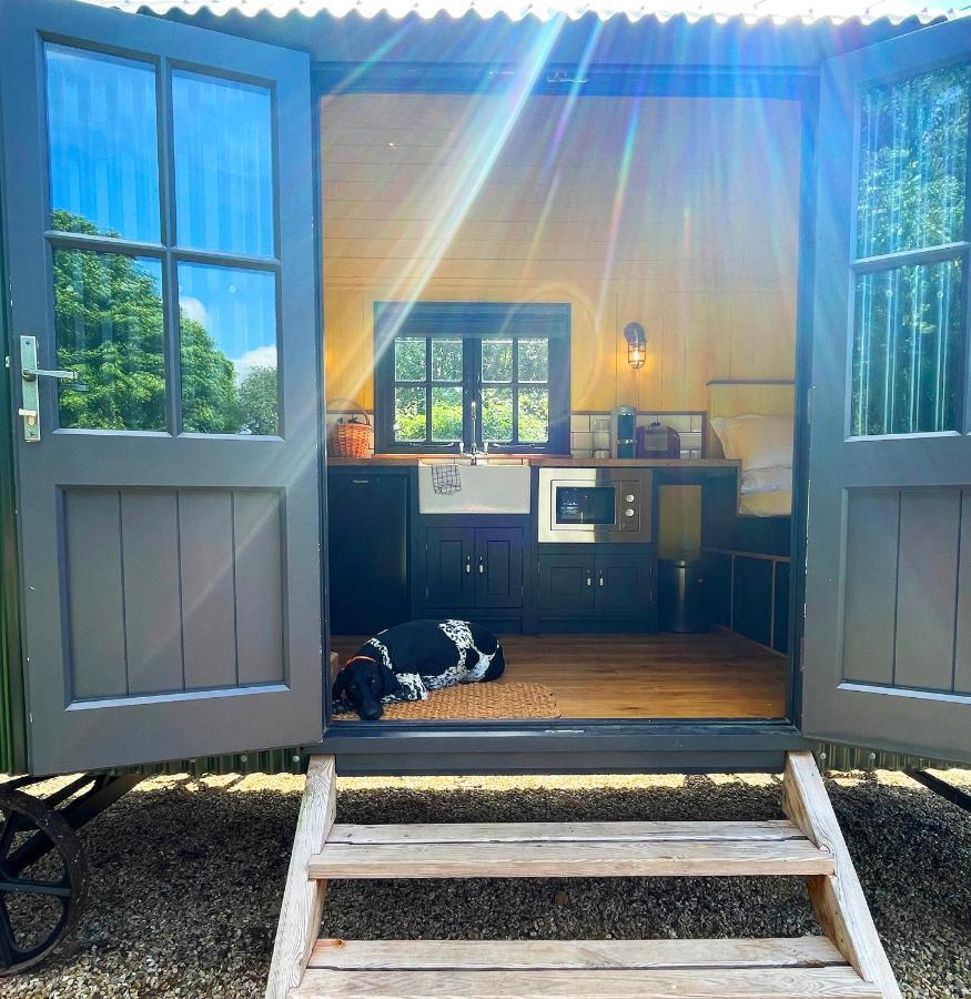 Old King William Shepherd Huts And Private Hot Tubs In North Norfolk Hunworth Eksteriør billede